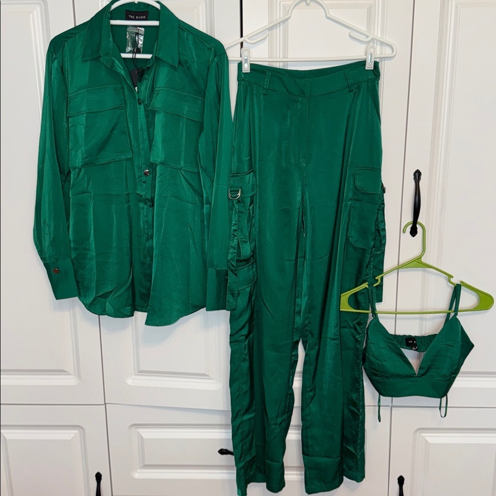 The Sang Wide-Leg Satin Cargo Pants Top & Bra Set Jumpsuit Outfit - Picture 3 of 6